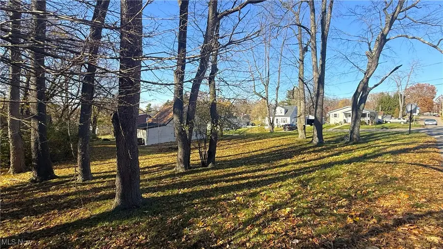 Pearl Se Avenue, Massillon, OH 44646 - Image #2
