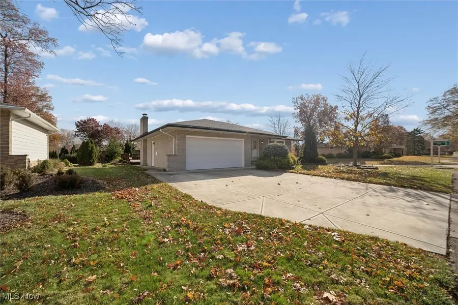 6145 Winchester Drive, Seven Hills, OH 44131 - Image #2
