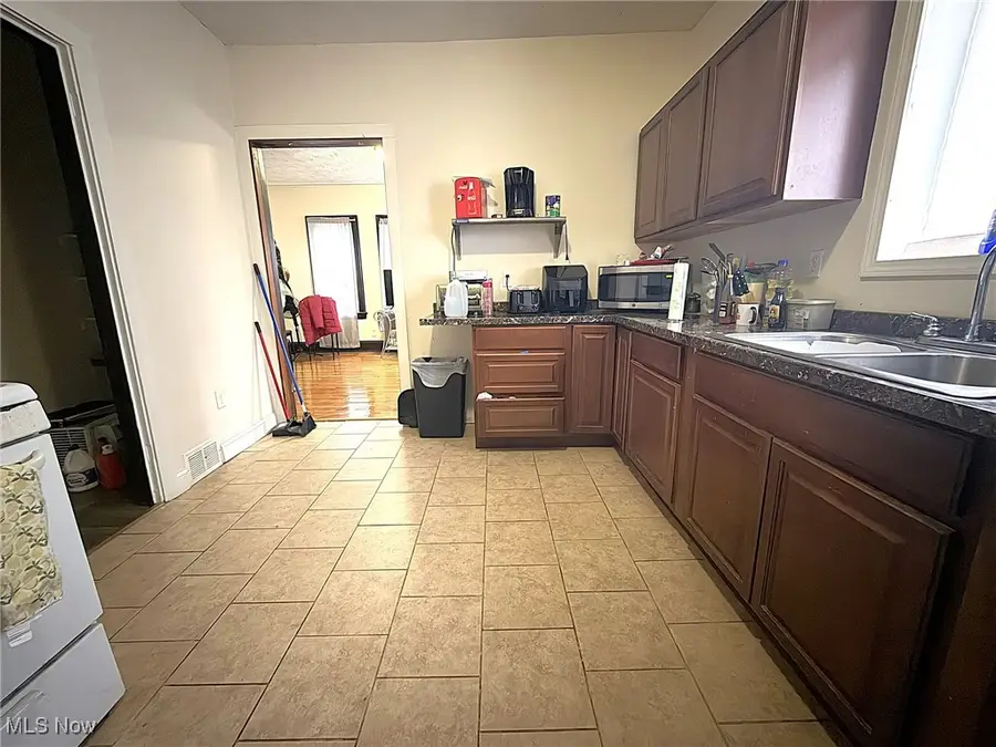 3453 E 105th Street, Cleveland, OH 44108 - Image #2