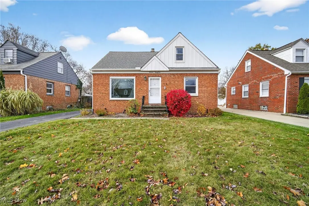 1424 Parkview Drive, Lyndhurst, OH 44124 - Image #1