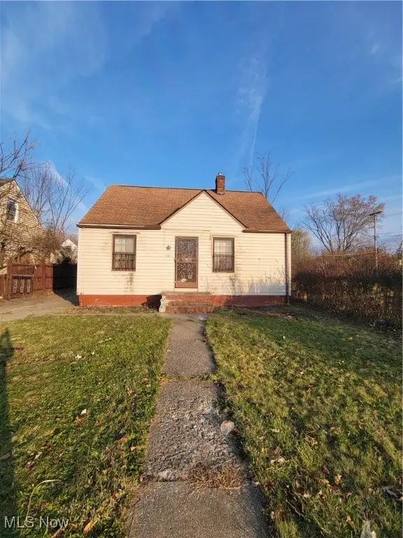 4189 Lee Road, Cleveland, OH 44128