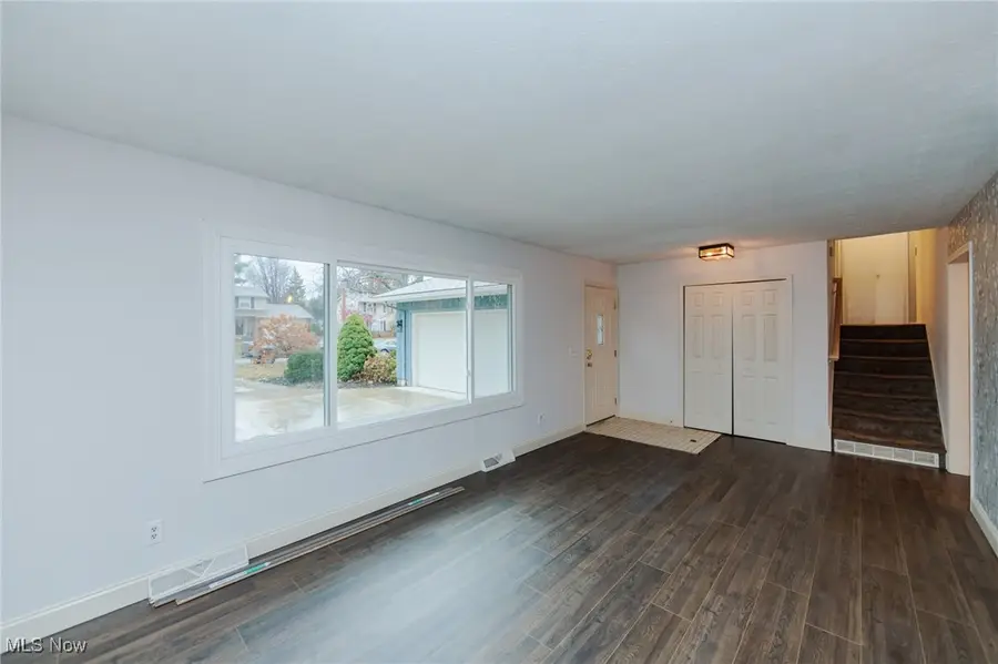 28013 Knickerbocker Road, Bay Village, OH 44140 - Image #2