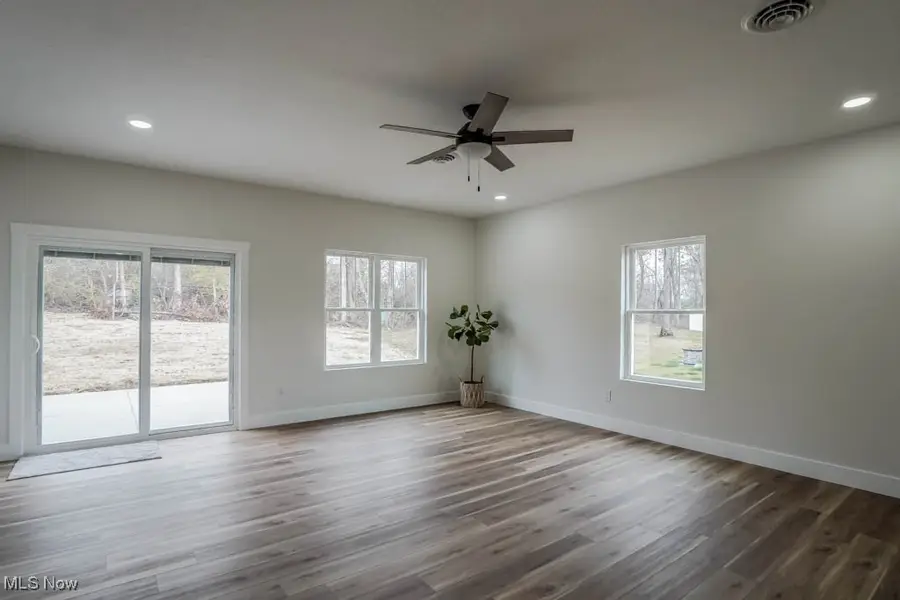 5149 Francesca Ne Street, Louisville, OH 44641 - Image #3