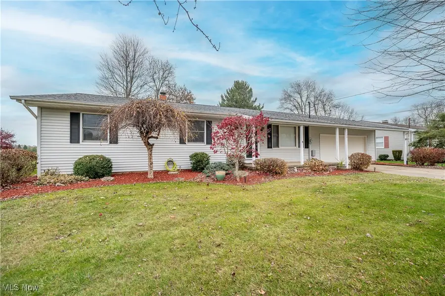 132 S Colonial Drive, Cortland, OH 44410 - Image #2