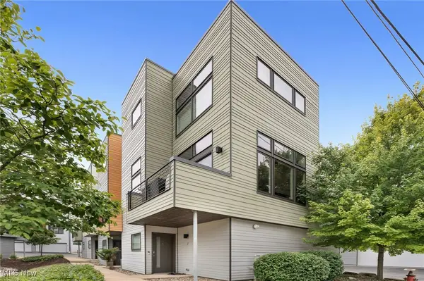 18875 Riversouth Terrace #7, Fairview Park, OH 44126