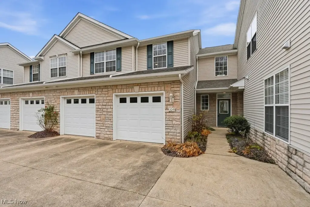 104 Falls River Drive, Munroe Falls, OH 44262 - Image #1