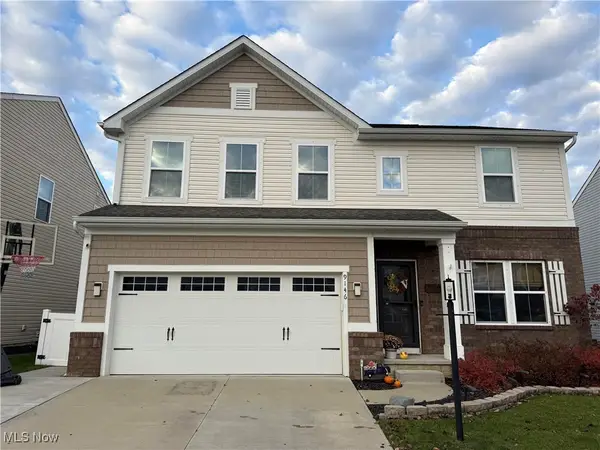9146 Stonegate Circle, North Ridgeville, OH 44039