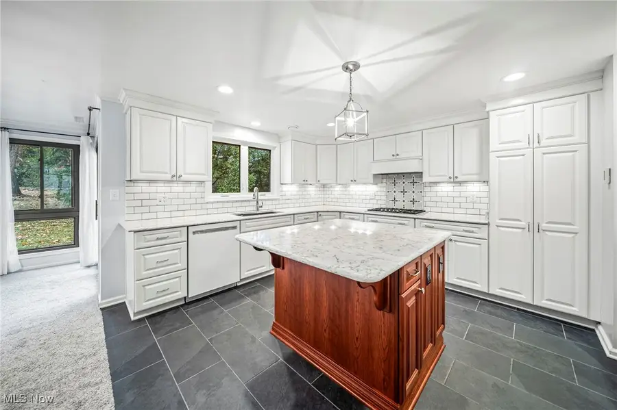 966 Som Center Road #C5, Mayfield, OH 44143 - Image #2