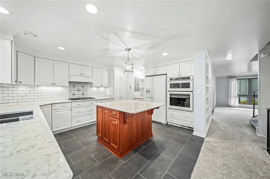 966 Som Center Road #C5, Mayfield, OH 44143 - Image #3