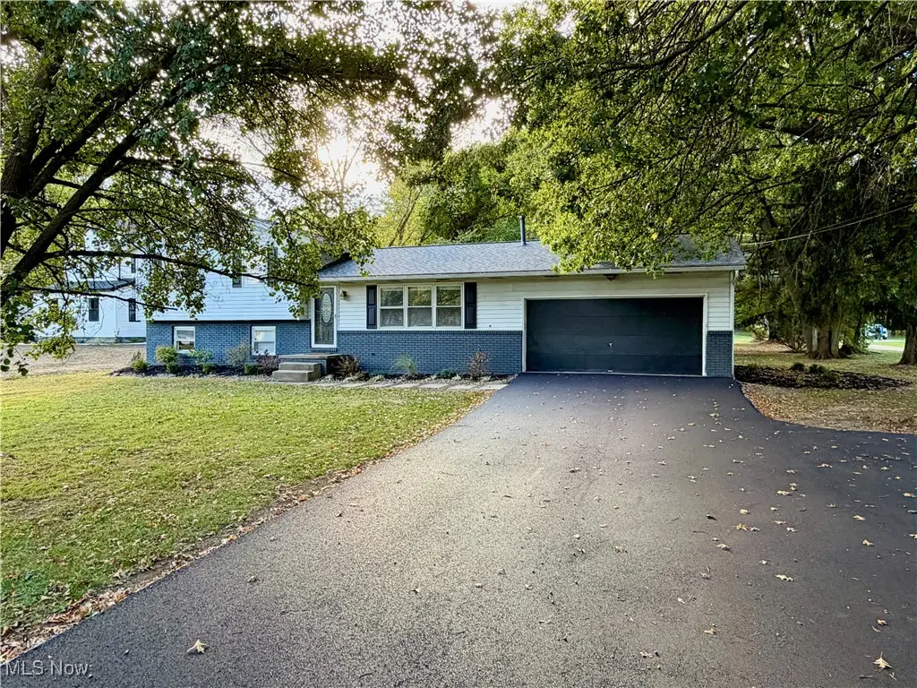 304 S Munroe Road, Tallmadge, OH 44278 - Image #1