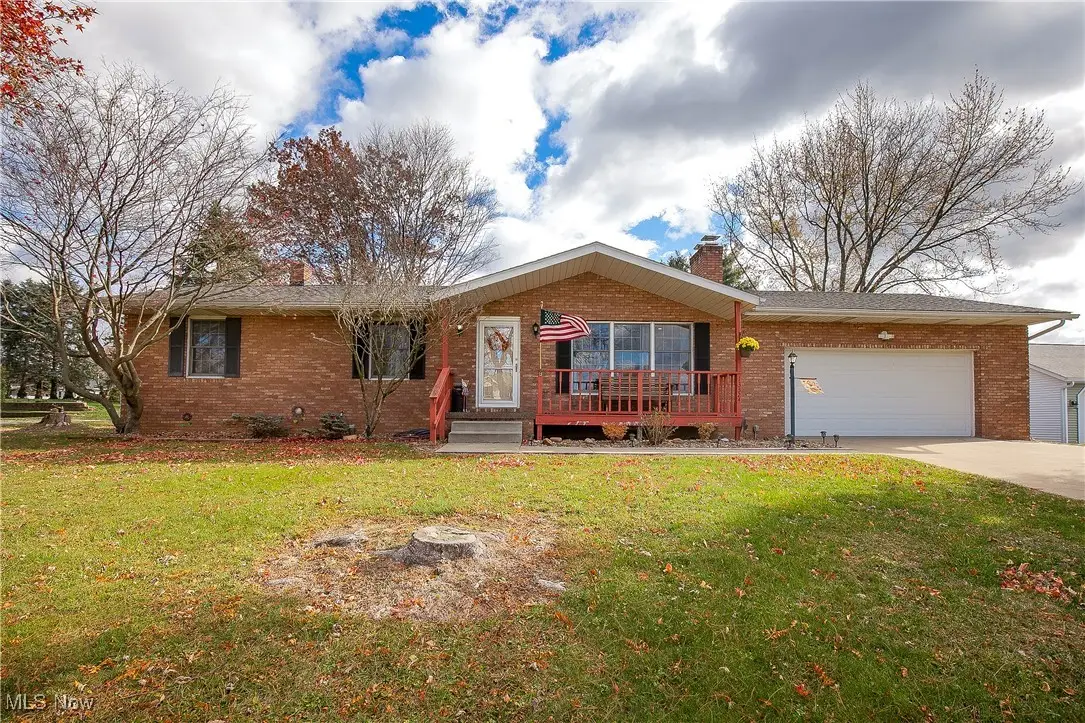 13324 Carnation Nw Avenue, Hartville, OH 44632 - Image #1