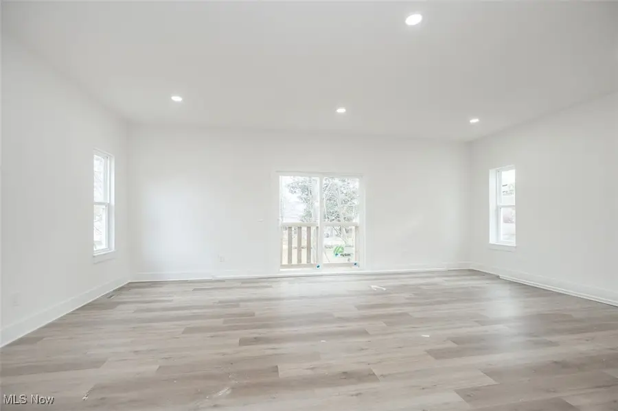 1053 Peach Boulevard, Willoughby, OH 44094 - Image #3