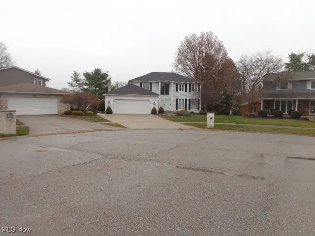 7401 Lincolnshire Lane, Parma, OH 44134 - Image #3