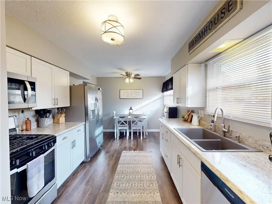 38955 Gardenside Drive, Willoughby, OH 44094 - Image #2