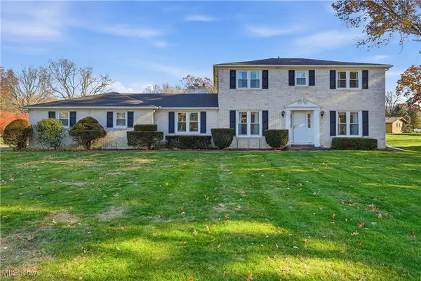 2955 Chaucer Ne Drive, Canton, OH 44721