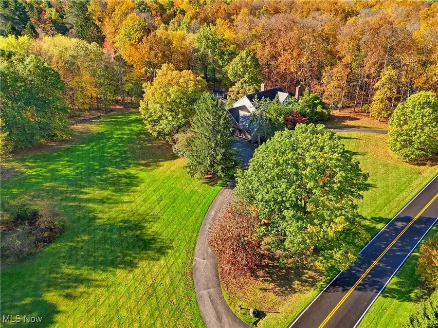 1029 Hillcreek Lane, Gates Mills, OH 44040 - Image #2