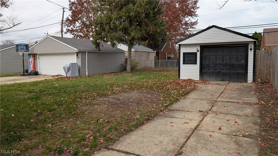 8320 Parmenter Drive, Parma, OH 44129 - Image #2