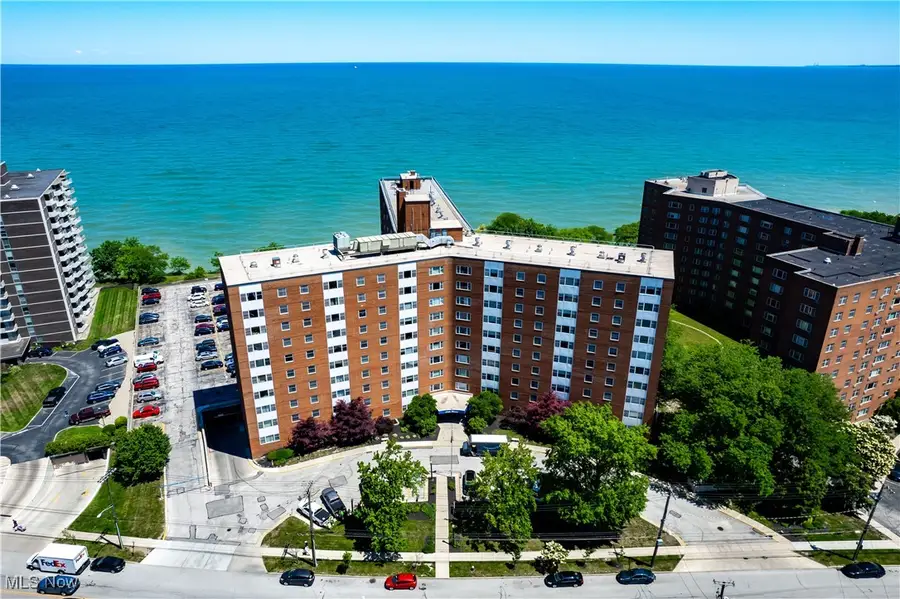 11850 Edgewater Drive #512, Lakewood, OH 44107 - Image #2