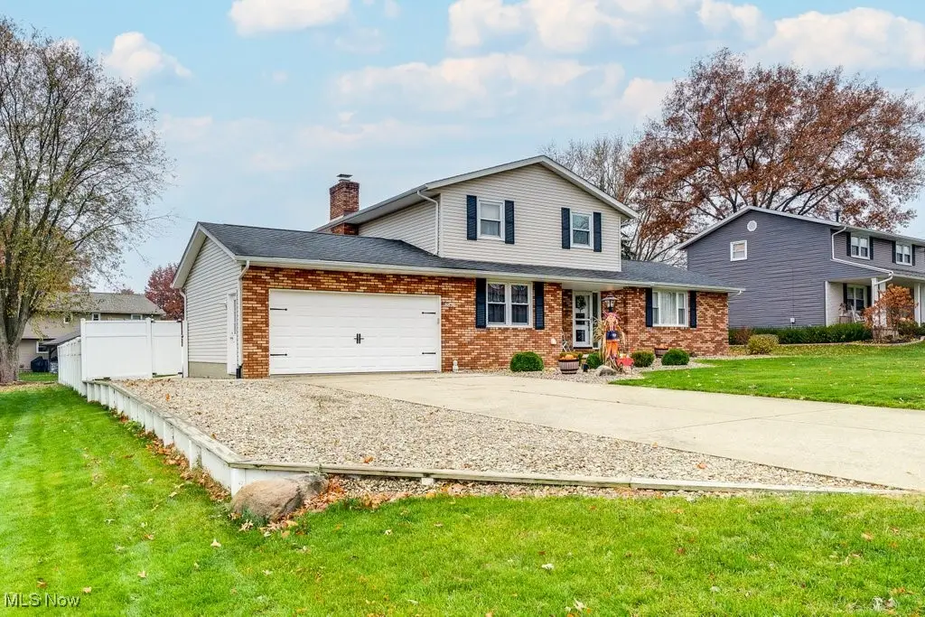 8876 Blitzen Nw Road, North Canton, OH 44720 - Image #1