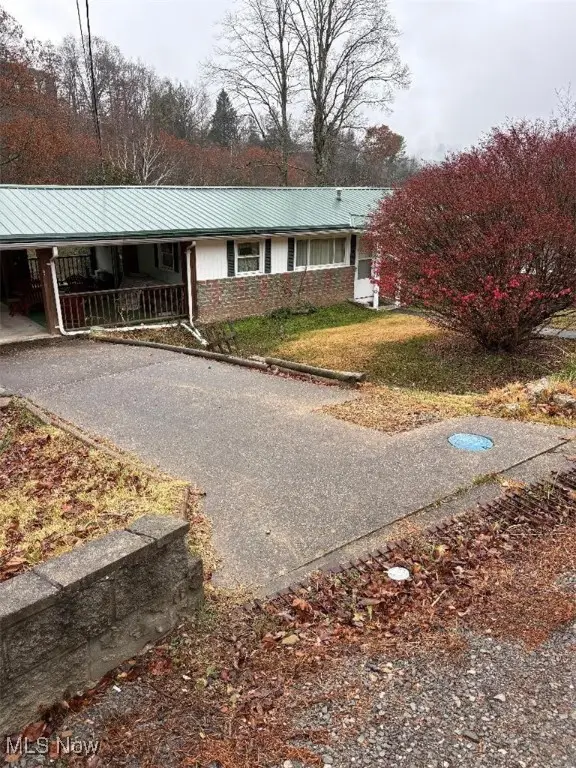 297 Pine, Glenville, WV 26351