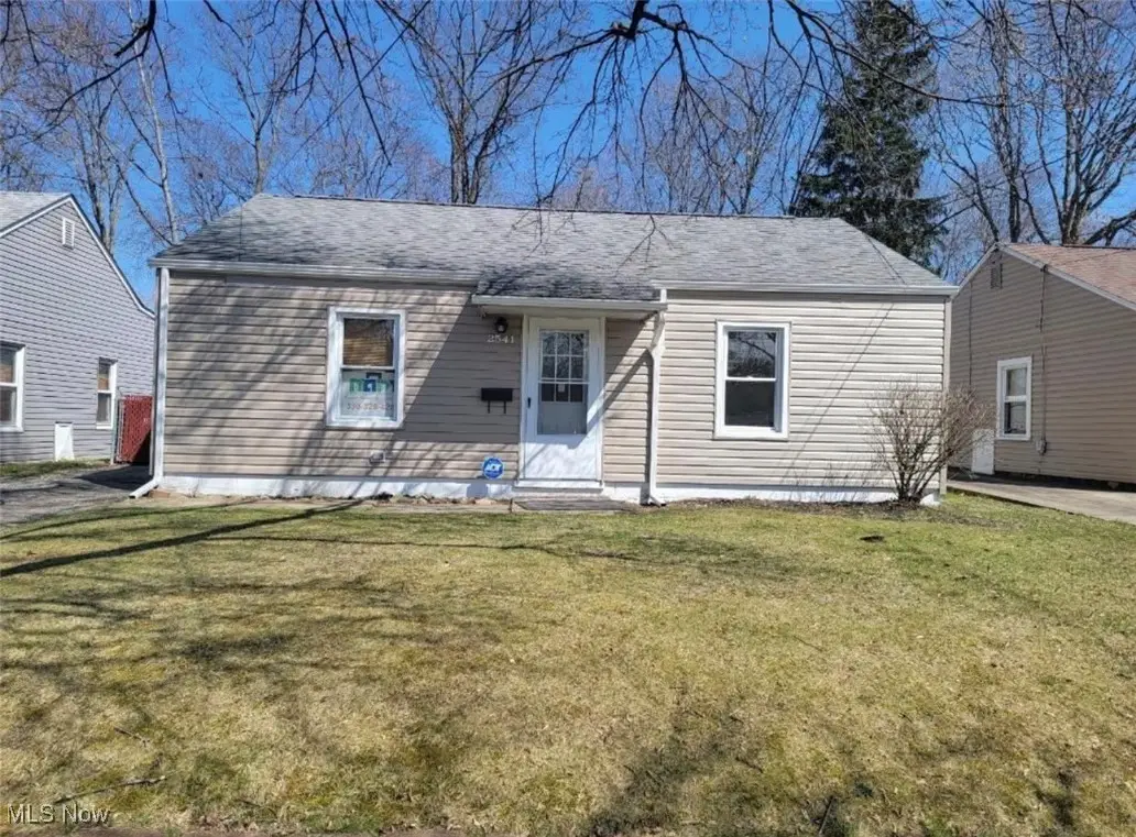 2541 Edgebrook Avenue, Akron, OH 44312 - Image #1