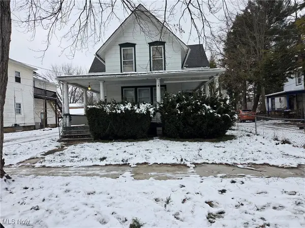 241 7th Street, Elyria, OH 44035