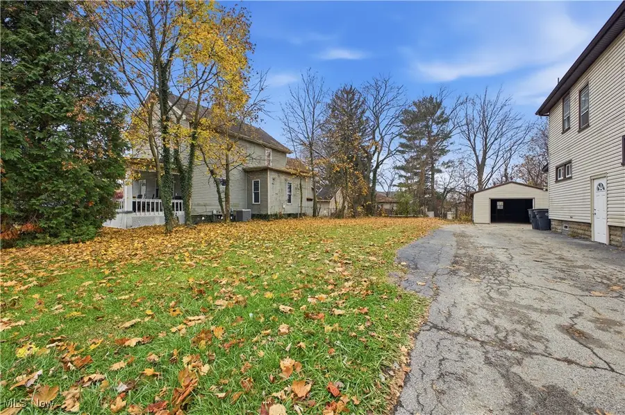 223 Laird Ne Avenue, Warren, OH 44483 - Image #2