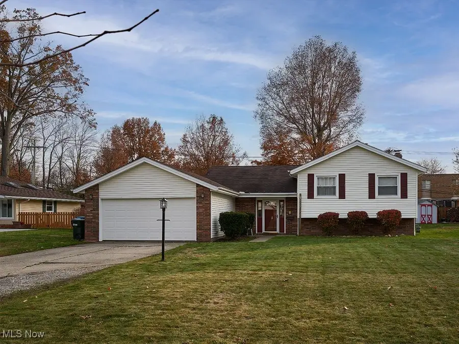 26511 Locust Drive, Olmsted Falls, OH 44138 - Image #3