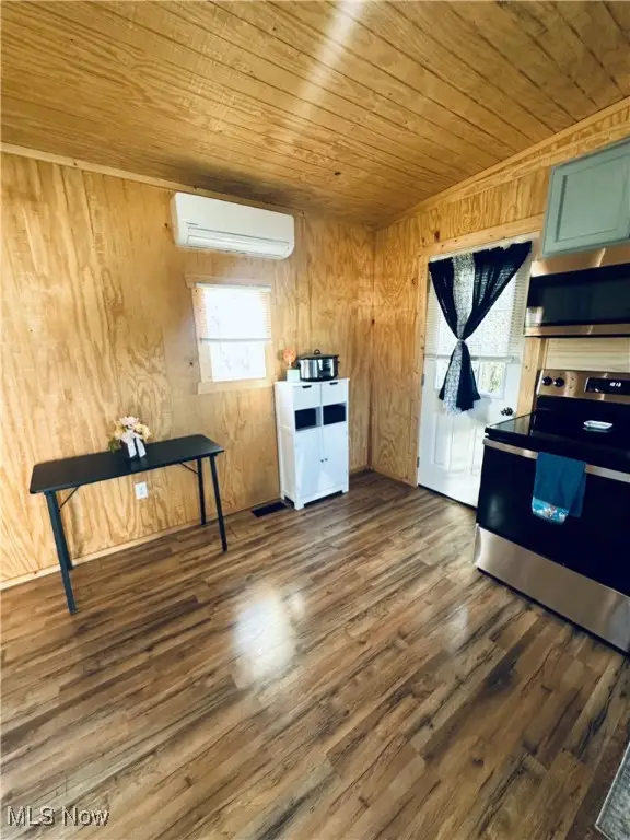 102 Cadiz Avenue, Cadiz, OH 43907 - Image #2