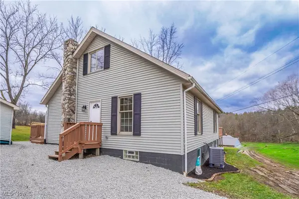 2622 Howenstine Se Drive, East Sparta, OH 44626