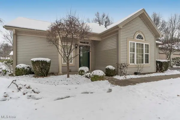 11 Hunters Woods Boulevard #D, Canfield, OH 44406