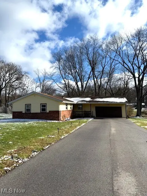 1161 Magdalyn Drive, Akron, OH 44320