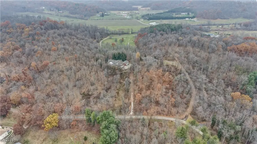 Surrey Se Drive, Minerva, OH 44657 - Image #2