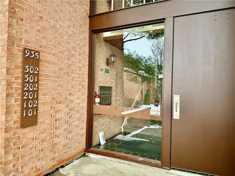 935 Canyon View Road, Sagamore Hills, OH 44067 - Image #2