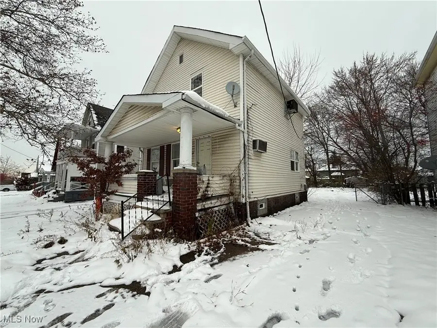 8005 Vineyard Avenue, Cleveland, OH 44105 - Image #2
