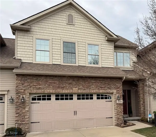 318 Lakewick Lane, Willowick, OH 44095