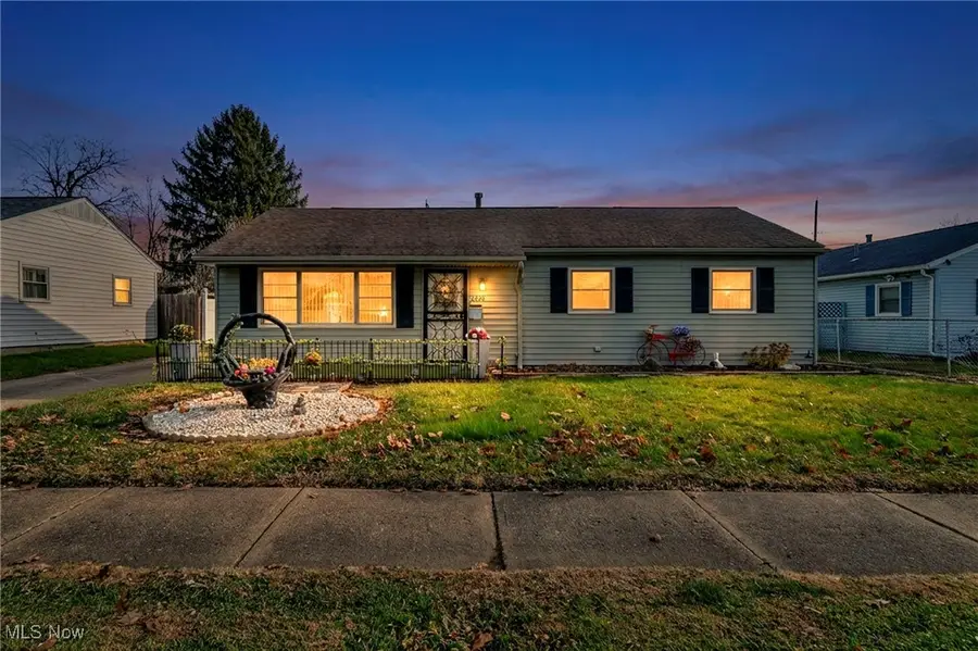 2208 Willowrow Ne Avenue, Canton, OH 44705 - Image #3