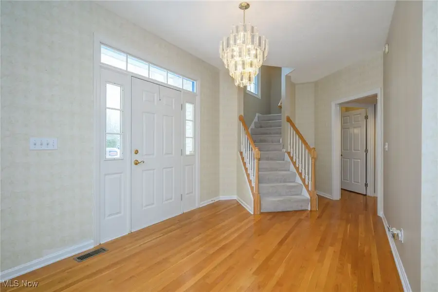 630 Woodhaven Drive, Cuyahoga Falls, OH 44223 - Image #3