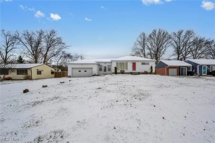38271 Hurricane Drive, Willoughby, OH 44094 - Image #2