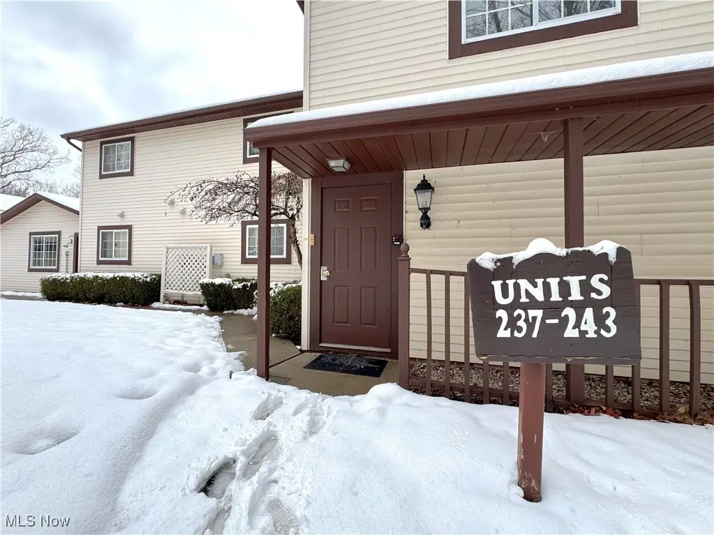 237 Greenbriar Court, Euclid, OH 44143 - Image #1