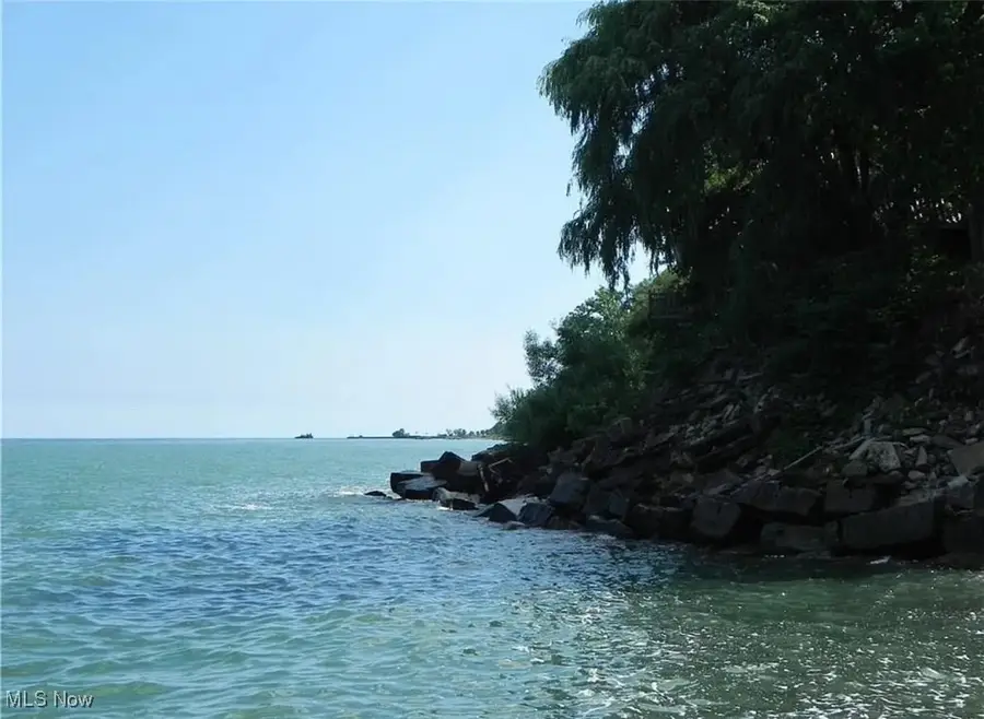 339 Overlook Park Drive, Cleveland, OH 44110 - Image #2