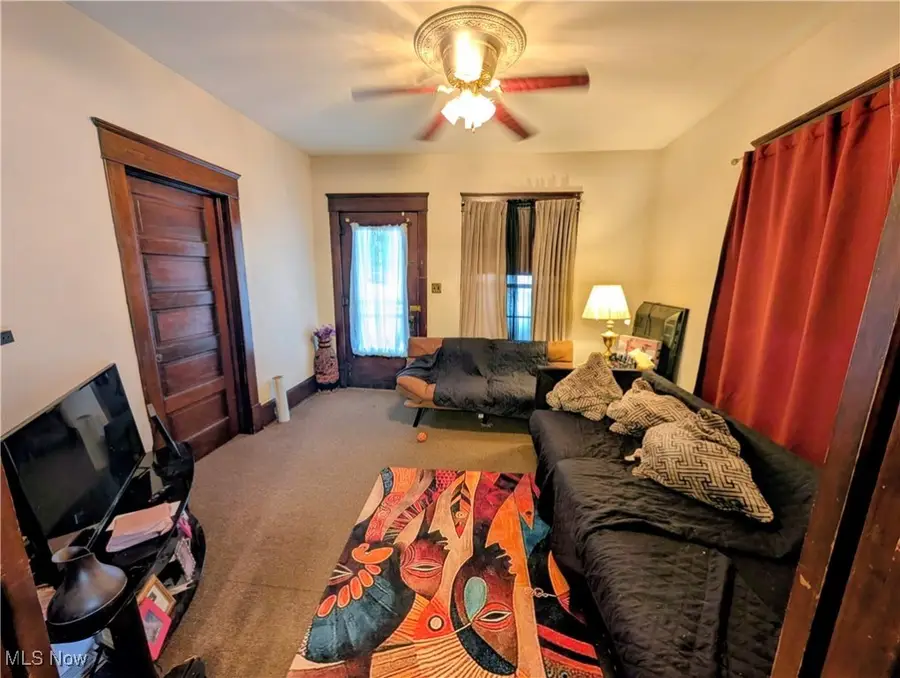 319 Crestmont Ne Avenue, Canton, OH 44704 - #3