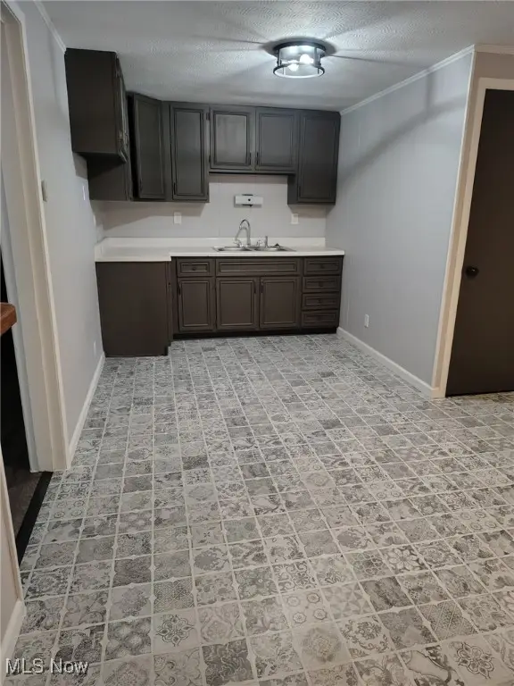 518 Riverview Drive, Newcomerstown, OH 43832 - Image #3