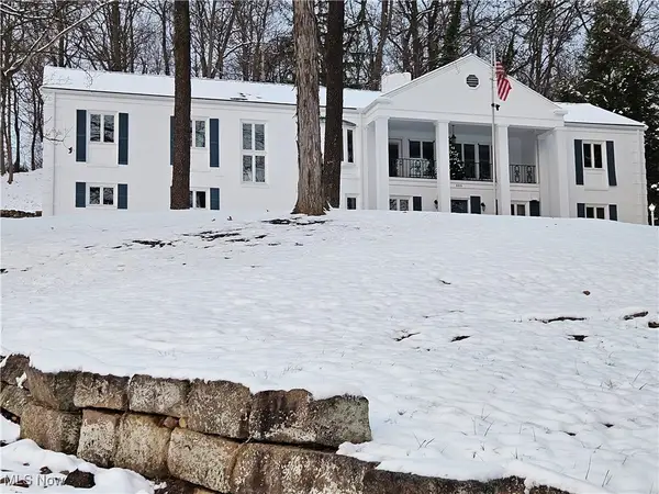 885 Sheridan Road, Coshocton, OH 43812