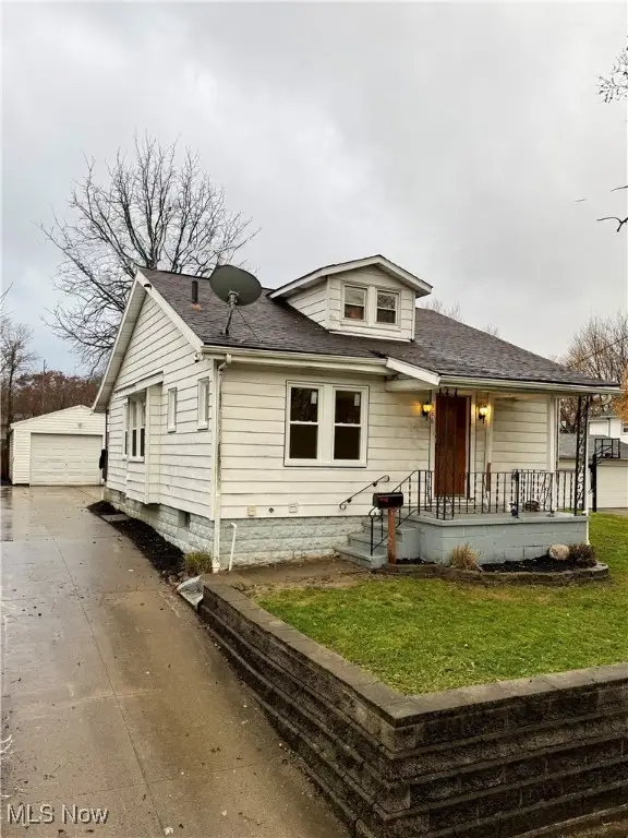 566 Mckinley Avenue, Akron, OH 44311