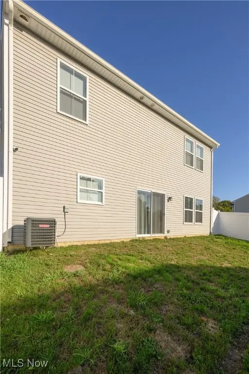 568 Auld Farm Circle, Akron, OH 44320 - Image #3