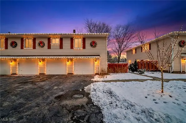 8729 Fox Rest Drive #6-24, Brecksville, OH 44141