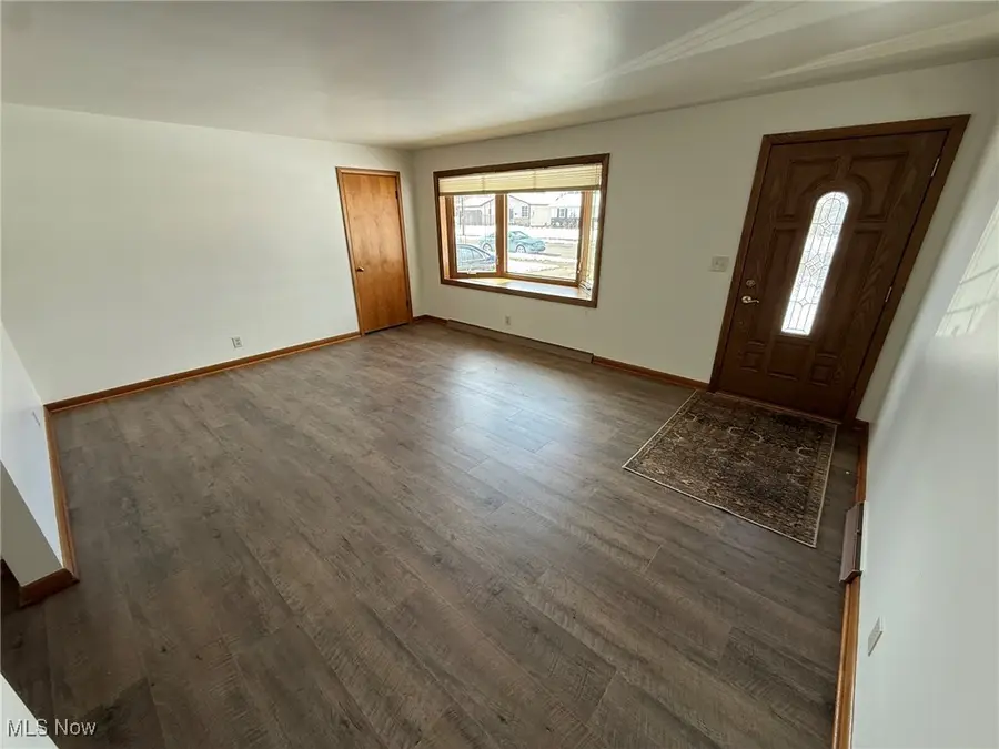 917 Kelly Nw Street, New Philadelphia, OH 44663 - Image #2