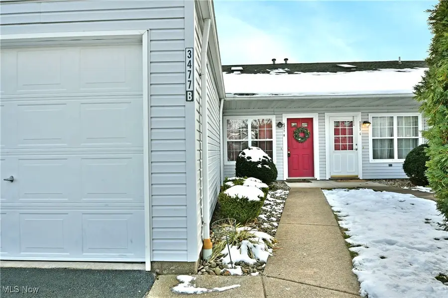 3477 Ivy Hill Circle #B, Cortland, OH 44410 - Image #2