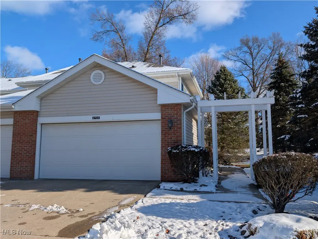 6723 N Ivy Lane, Middleburg Heights, OH 44130 - Image #1